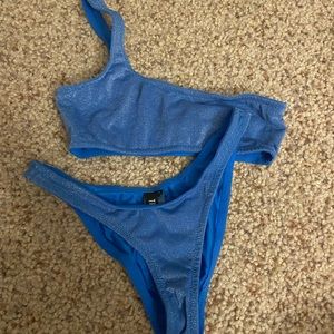 Sparkly blue Triangl